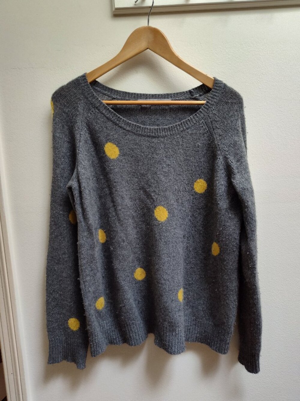 360 Cashmere Grey with Yellow Polka Dots Wide Neckline Sweater